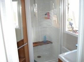 photo 5 Location entre particuliers Saint Tropez mobilhome Provence-Alpes-Cte d'Azur Var salle de bain