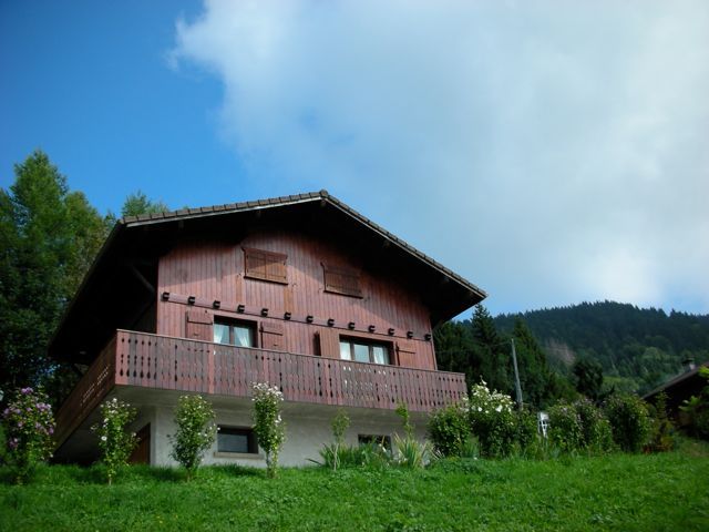 photo 3 Location entre particuliers Les Carroz d'Araches chalet Rhne-Alpes Haute-Savoie Vue extrieure de la location