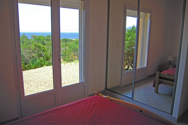 photo 16 Location entre particuliers Tizzano villa Corse Corse du Sud chambre 2