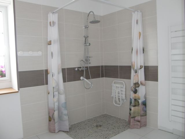 photo 8 Location entre particuliers Mont Saint Michel gite Basse-Normandie Manche salle de bain 1