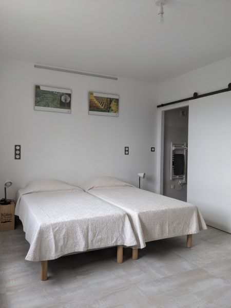 photo 13 Location entre particuliers La Rochelle gite Poitou-Charentes Charente-Maritime chambre 2