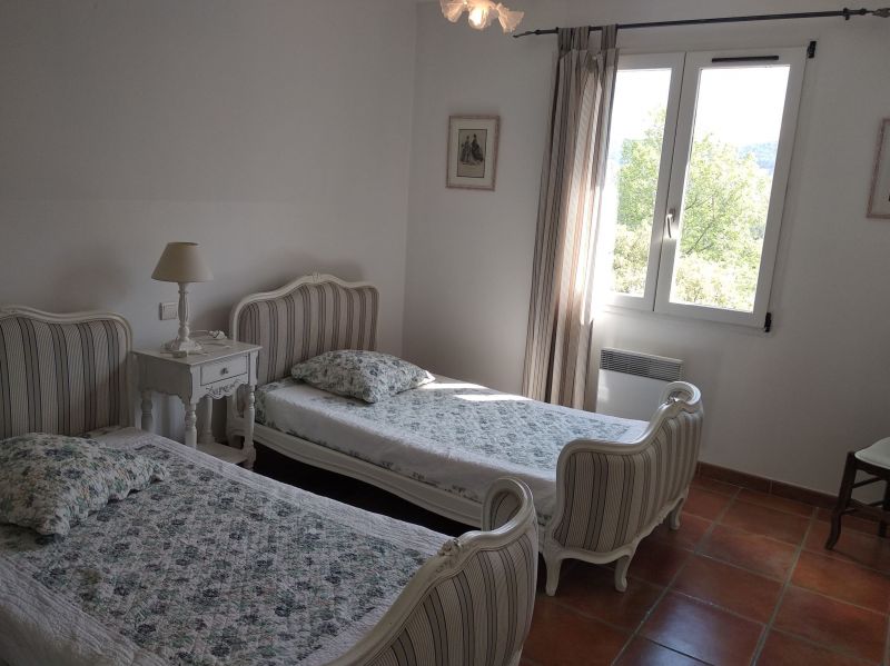 photo 22 Location entre particuliers Apt villa Provence-Alpes-Cte d'Azur Vaucluse chambre 3