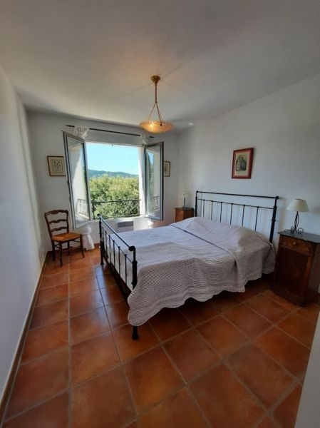 photo 20 Location entre particuliers Apt villa Provence-Alpes-Cte d'Azur Vaucluse chambre 2