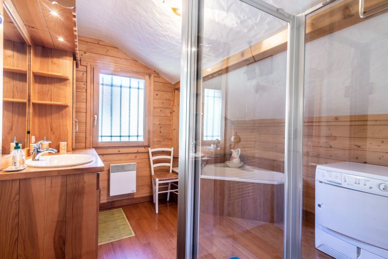 photo 18 Location entre particuliers Praz sur Arly chalet Rhne-Alpes Haute-Savoie salle de bain