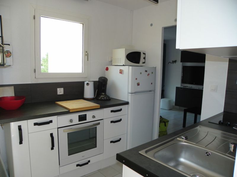 photo 7 Location entre particuliers  appartement Provence-Alpes-Cte d'Azur Var Cuisine indpendante