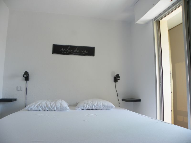 photo 9 Location entre particuliers  appartement Provence-Alpes-Cte d'Azur Var chambre