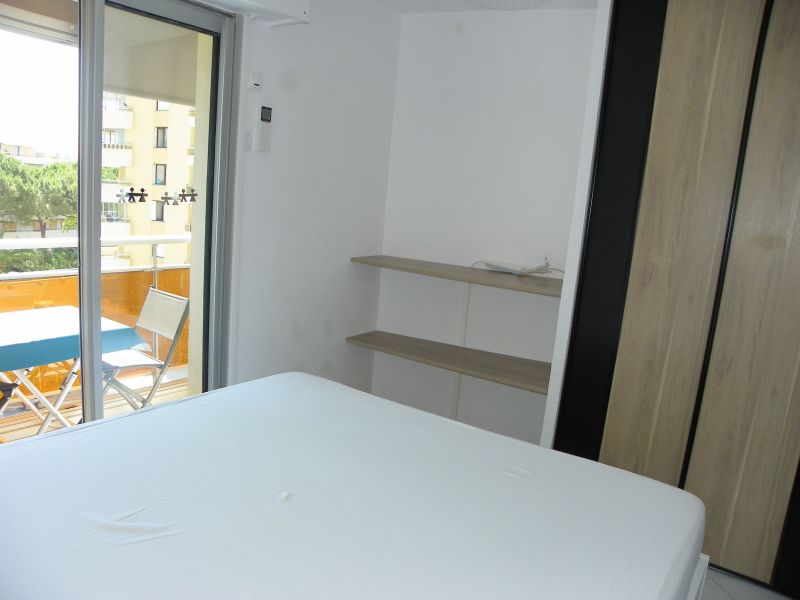 photo 10 Location entre particuliers  appartement Provence-Alpes-Cte d'Azur Var chambre