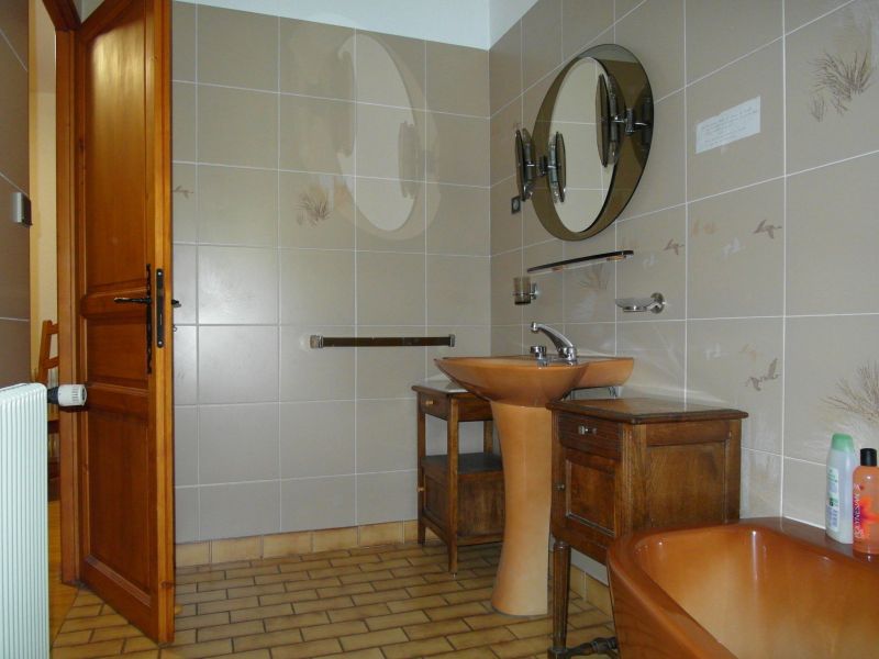 photo 14 Location entre particuliers Thollon Les Mmises maison Rhne-Alpes Haute-Savoie salle de bain