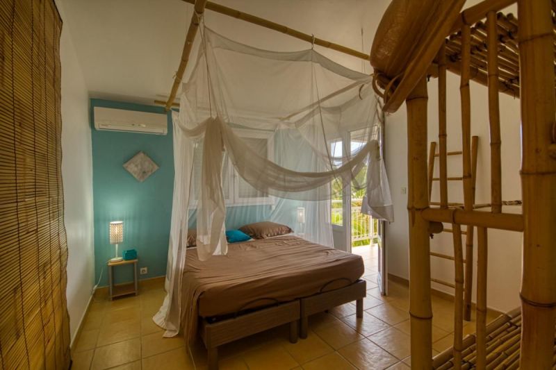 photo 20 Location entre particuliers Le Gosier (Guadeloupe) villa Grande Terre  chambre 1