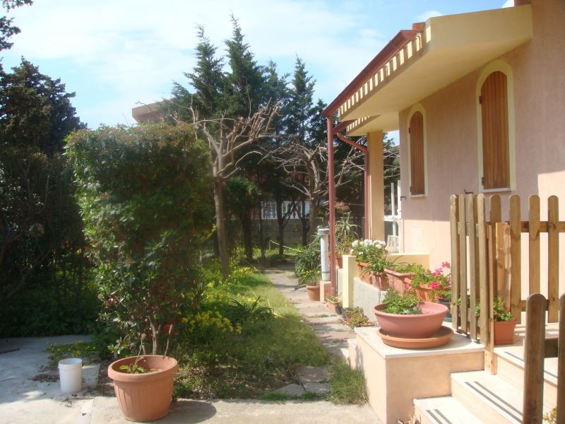 photo 3 Location entre particuliers Solanas appartement Sardaigne Cagliari (province de) Jardin