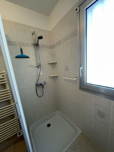 photo 13 Location entre particuliers Frjus appartement Provence-Alpes-Cte d'Azur Var Salle d'eau