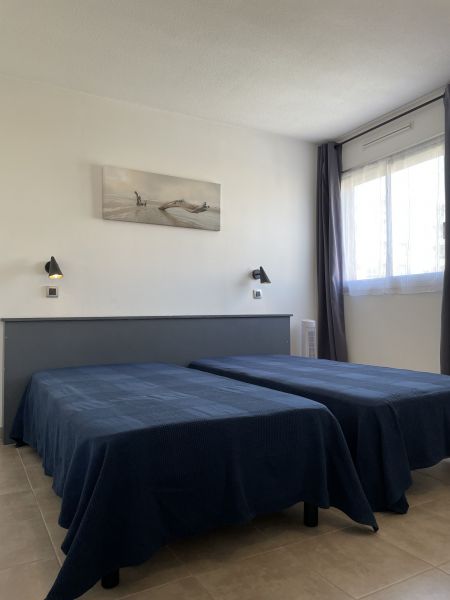 photo 16 Location entre particuliers Frjus appartement Provence-Alpes-Cte d'Azur Var chambre