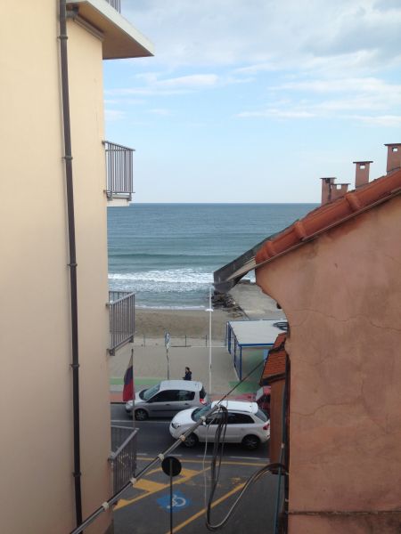 photo 2 Location entre particuliers Imperia appartement Ligurie Imperia (province d') Vue de la terrasse