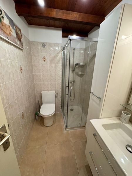 photo 12 Location entre particuliers Ghisonaccia appartement Corse Haute-Corse salle de bain