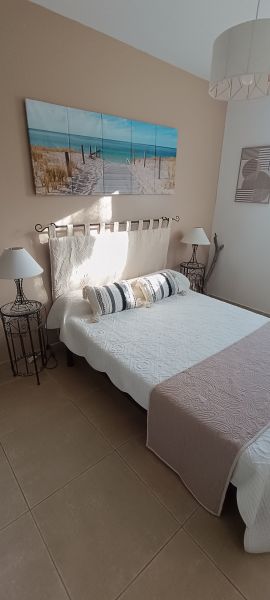 photo 9 Location entre particuliers Ghisonaccia appartement Corse Haute-Corse chambre 1