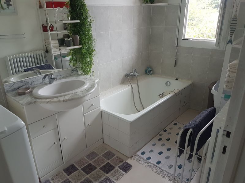 photo 14 Location entre particuliers Moriani Plage appartement Corse Haute-Corse salle de bain