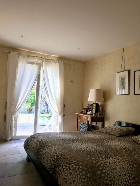 photo 16 Location entre particuliers Le Grau du Roi villa Languedoc-Roussillon Gard chambre 1