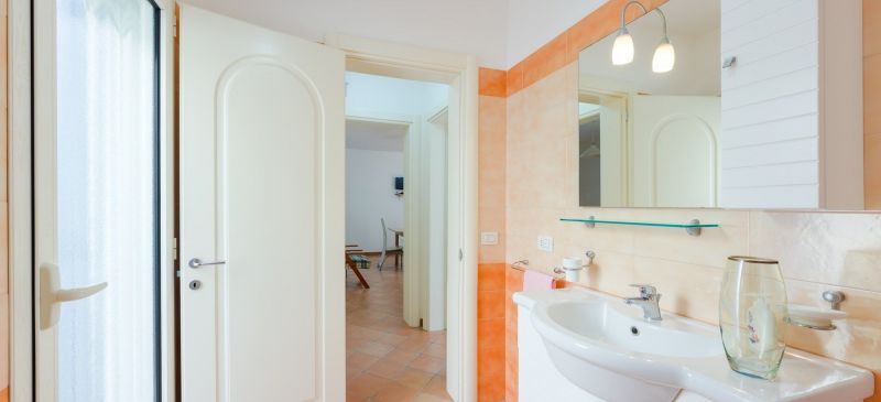 photo 7 Location entre particuliers Pescoluse maison Pouilles Lecce (province de) salle de bain 1