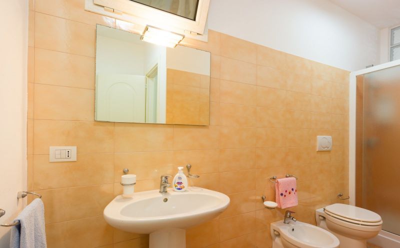 photo 16 Location entre particuliers Pescoluse maison Pouilles Lecce (province de) salle de bain 2