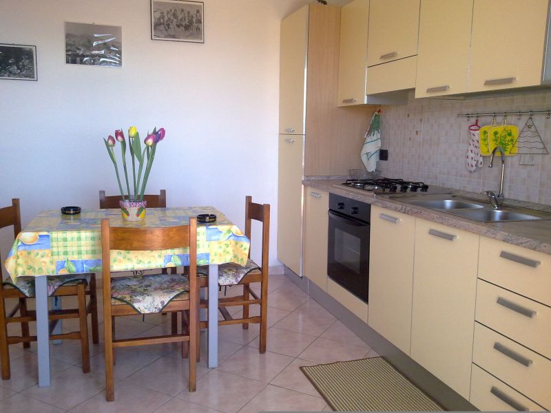 photo 1 Location entre particuliers Cala Gonone appartement Sardaigne Nuoro (province de) Coin cuisine