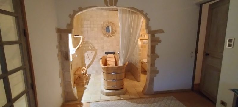 photo 25 Location entre particuliers La Cadire d'Azur villa Provence-Alpes-Cte d'Azur Var chambre 1