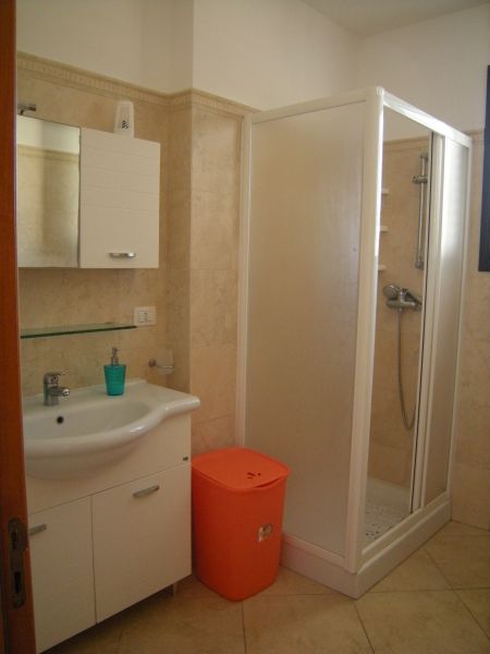 photo 16 Location entre particuliers Santa Maria al Bagno appartement Pouilles Lecce (province de) salle de bain