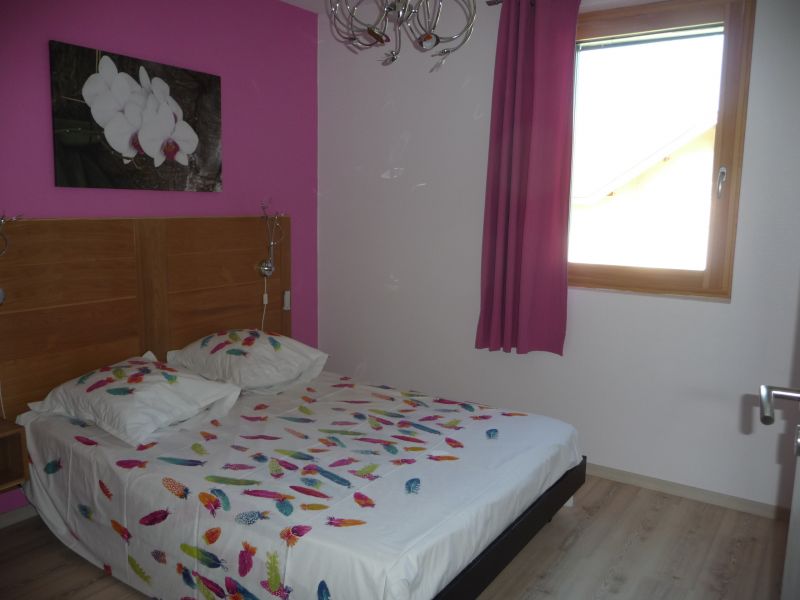 photo 6 Location entre particuliers Evian les Bains appartement Rhne-Alpes Haute-Savoie chambre 1