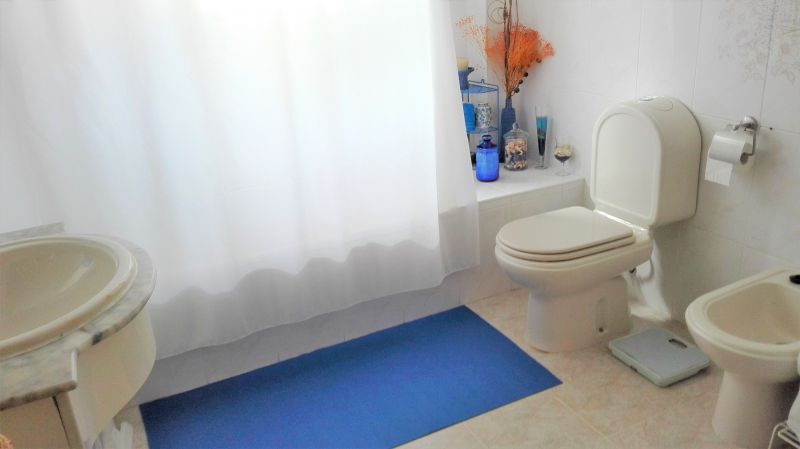 photo 14 Location entre particuliers Peniche appartement Estremadura et Ribatejo  salle de bain