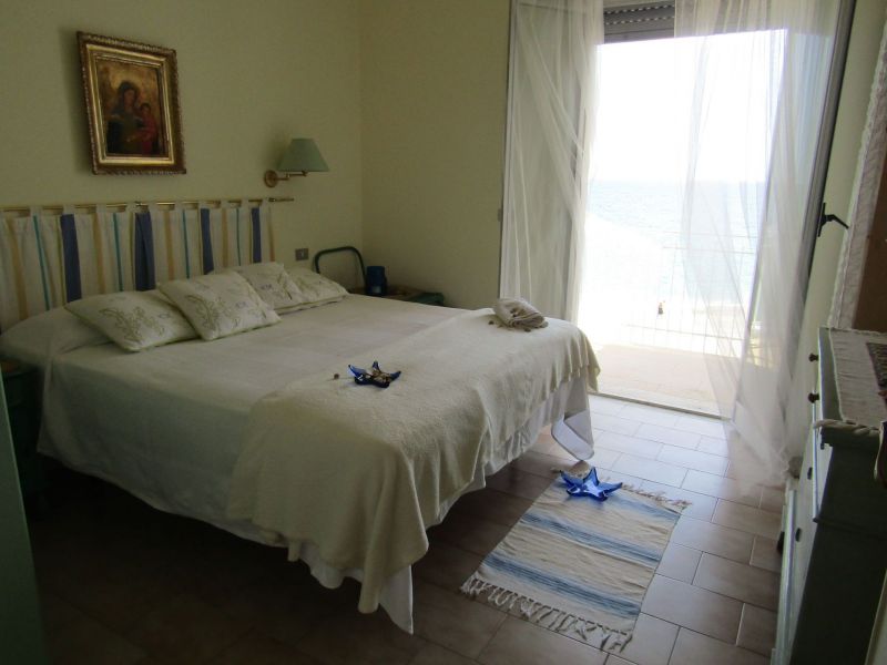photo 2 Location entre particuliers Taormine appartement Sicile Messine (province de) chambre 1