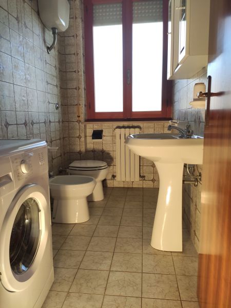 photo 12 Location entre particuliers Alba Adriatica appartement Abruzzes Teramo (province de) salle de bain 2