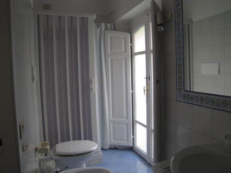 photo 6 Location entre particuliers Vasto appartement Abruzzes Chieti (province de) salle de bain