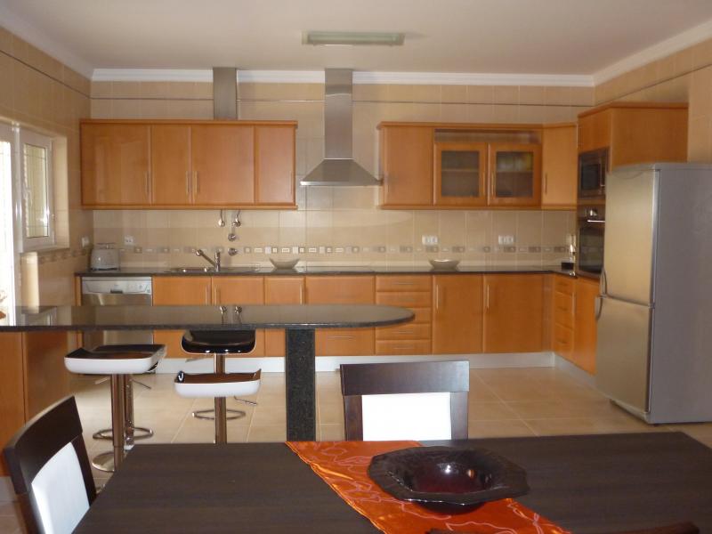 photo 4 Location entre particuliers Portimo villa Algarve  Cuisine amricaine