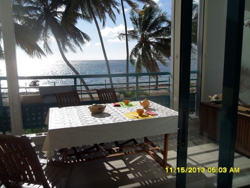 photo 3 Location entre particuliers Sainte Anne (Guadeloupe) appartement Grande Terre  Vue de la terrasse