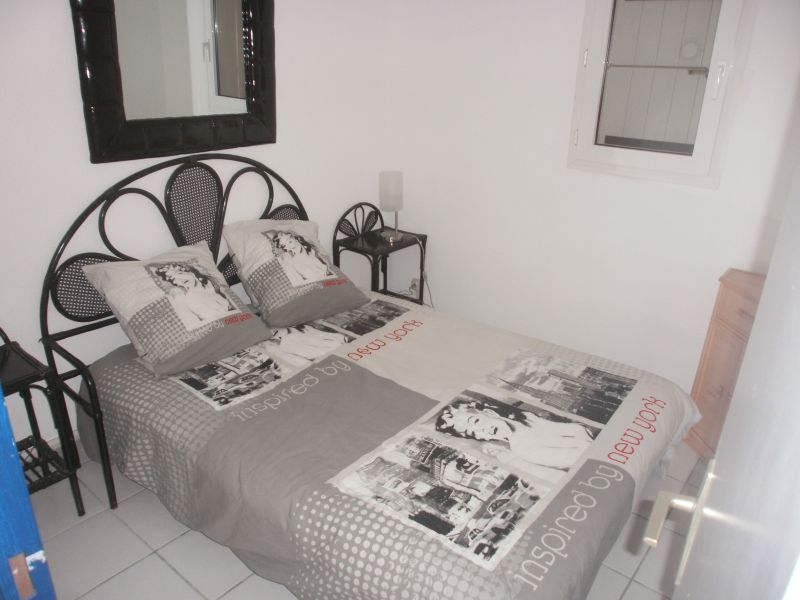 photo 3 Location entre particuliers Saint Pierre la Mer appartement Languedoc-Roussillon Aude chambre 1