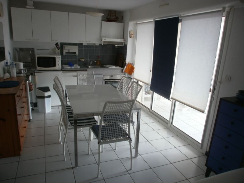 photo 2 Location entre particuliers Saint Pierre la Mer appartement Languedoc-Roussillon Aude Coin cuisine