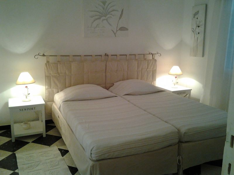 photo 9 Location entre particuliers Saint Tropez appartement Provence-Alpes-Cte d'Azur Var chambre