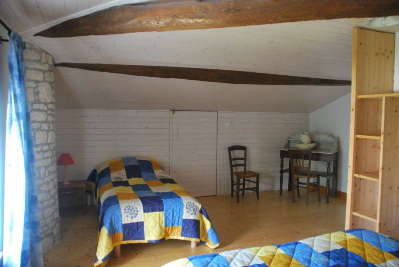 photo 8 Location entre particuliers La Rochelle gite Poitou-Charentes Charente-Maritime chambre