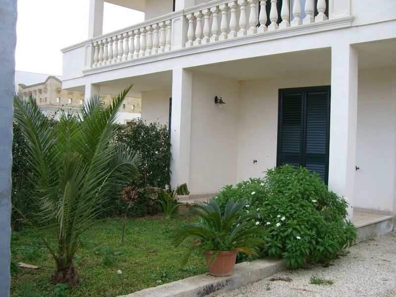 photo 3 Location entre particuliers Torre Lapillo appartement Pouilles Lecce (province de) Jardin
