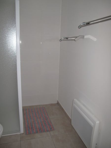 photo 12 Location entre particuliers Canet-en-Roussillon appartement Languedoc-Roussillon Pyrnes-Orientales Salle d'eau