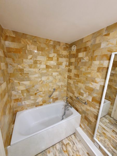 photo 13 Location entre particuliers Toulon appartement Provence-Alpes-Cte d'Azur Var salle de bain