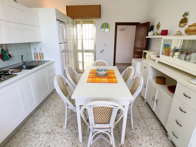 photo 3 Location entre particuliers Ugento - Torre San Giovanni appartement Pouilles Lecce (province de) Salon