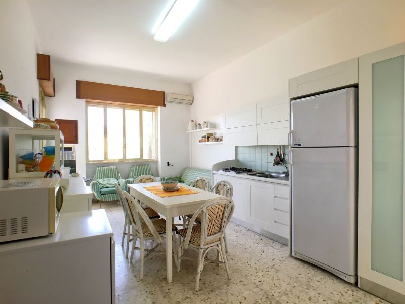 photo 4 Location entre particuliers Ugento - Torre San Giovanni appartement Pouilles Lecce (province de) Salon