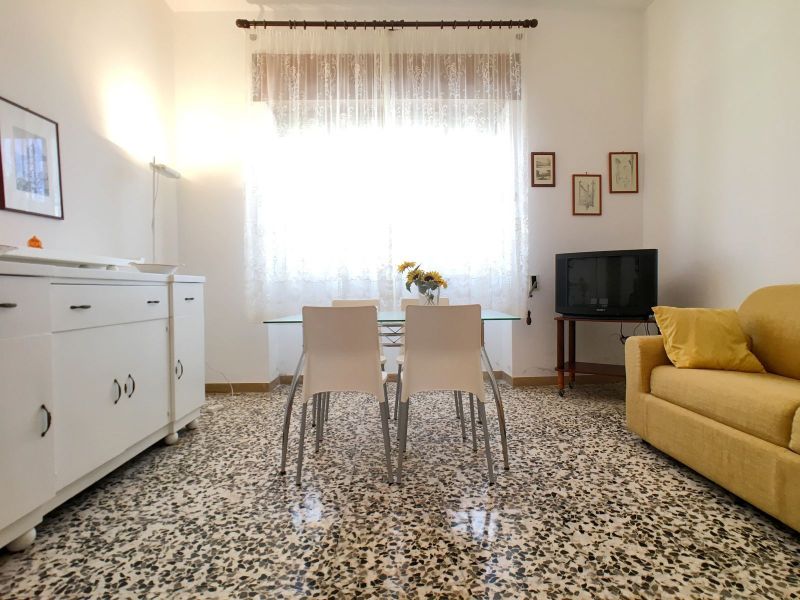 photo 6 Location entre particuliers Ugento - Torre San Giovanni appartement Pouilles Lecce (province de) Salon