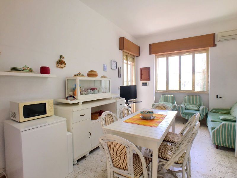 photo 10 Location entre particuliers Ugento - Torre San Giovanni appartement Pouilles Lecce (province de) Salon