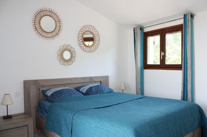 photo 5 Location entre particuliers Porto Vecchio villa Corse Corse du Sud chambre 1