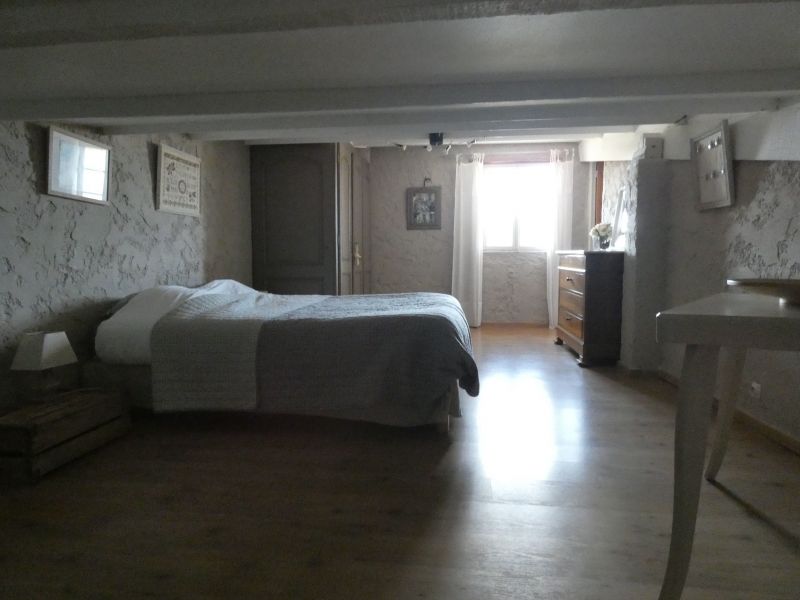 photo 3 Location entre particuliers Le Thoronet maison Provence-Alpes-Cte d'Azur Var chambre 1