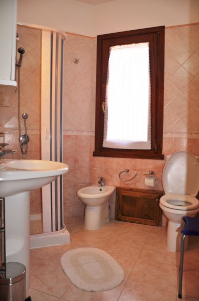 photo 6 Location entre particuliers Castelsardo appartement Sardaigne Sassari (province de) salle de bain
