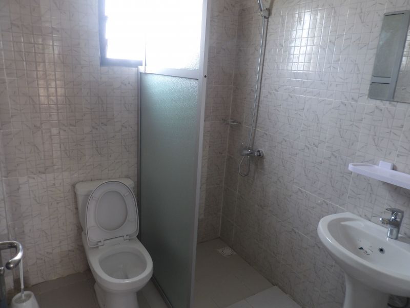 photo 13 Location entre particuliers Saly appartement   salle de bain 1