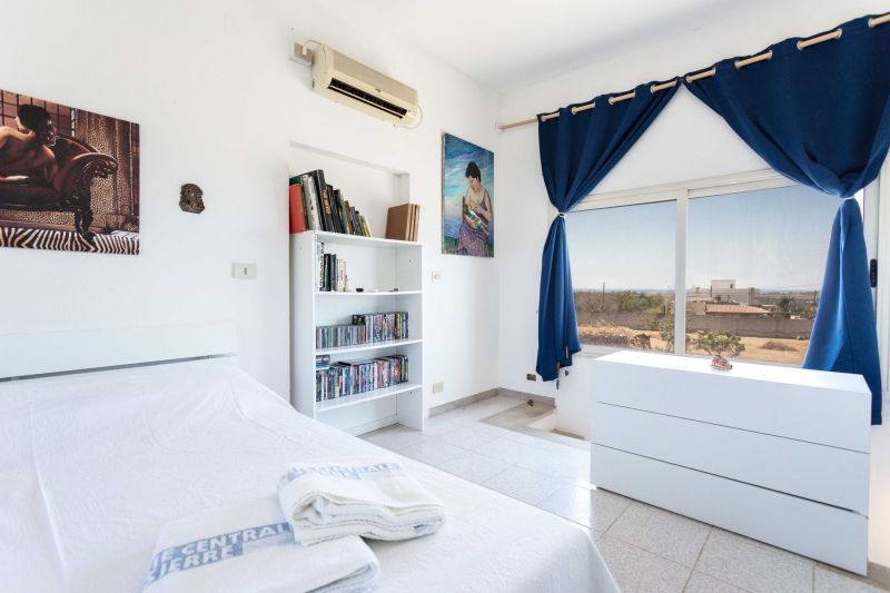 photo 1 Location entre particuliers Ugento - Torre San Giovanni studio Pouilles Lecce (province de) chambre