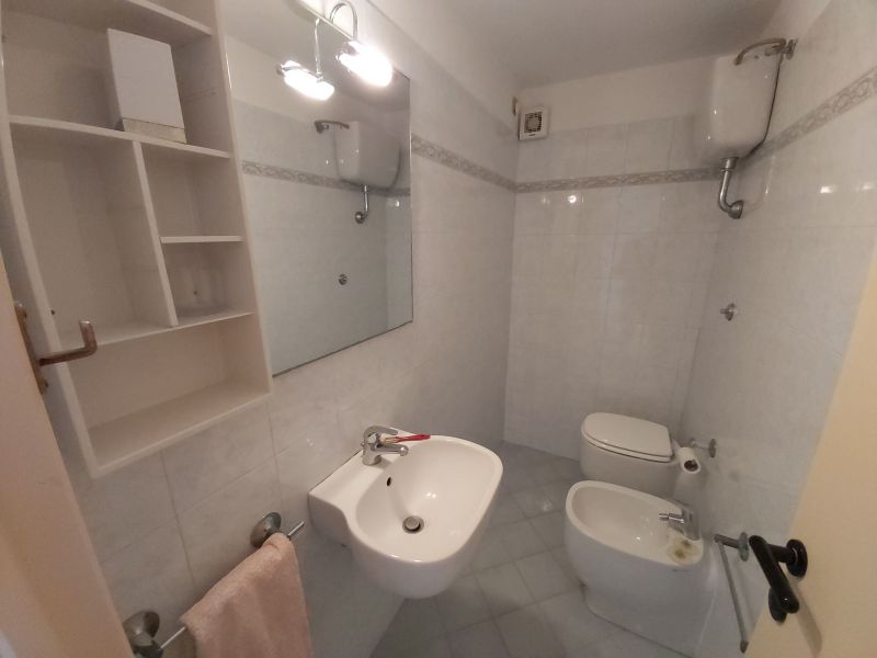 photo 7 Location entre particuliers San Vincenzo appartement   salle de bain 1